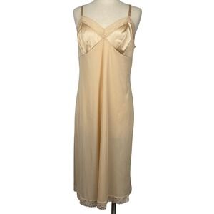 Vintage Vanity Fair Champagne Full Slip Lace Trim Size‎ 38 L Nylon USA Made